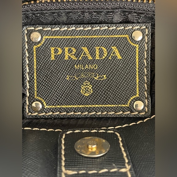 PRADA logo Vertical Tote Bag - Picture 15 of 16
